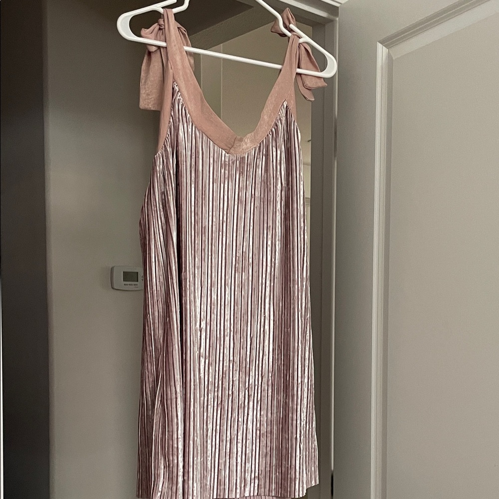 Pink Pleated Sleeveless Dress